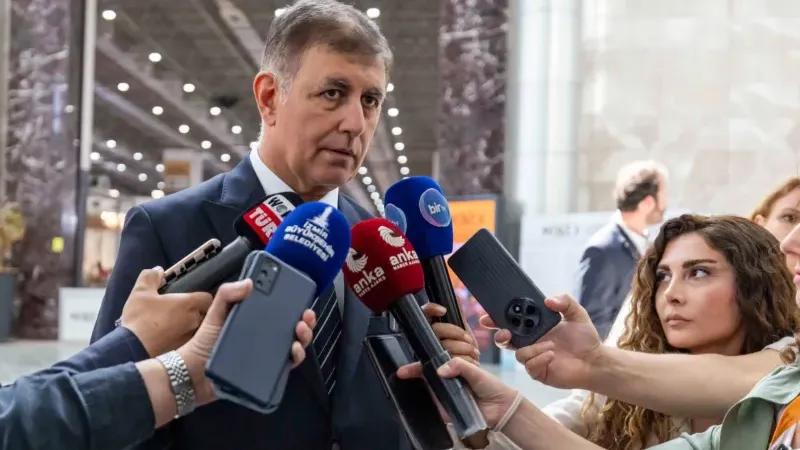 Başkan Tugay’dan Körfez kokusuna açıklık: