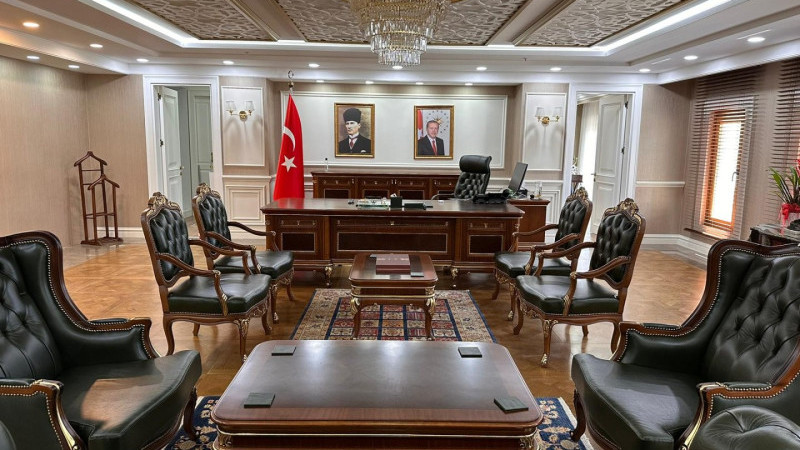 Valiler kararnamesi ile boşalan kadrolara yeni atamalar yapıldı