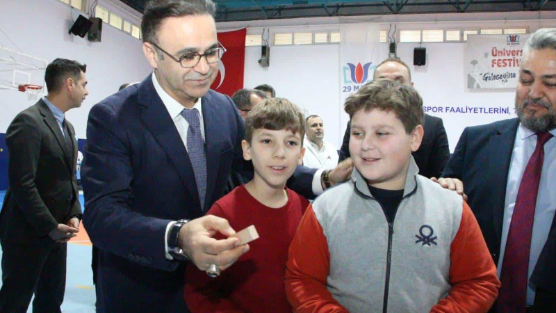 Dr. Ömer Yahşi’den gençlere merhamet ve irade dersi