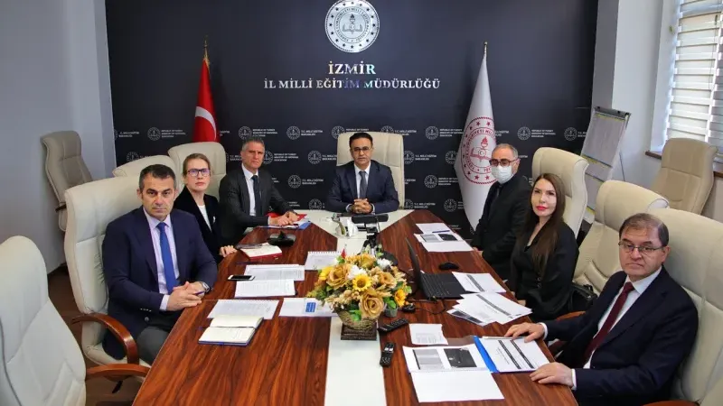 İzmir İl Milli Eğitim Müdürlüğü, eğitim değerlendirme toplantılarına devam ediyor