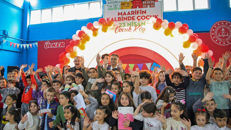 İzmir’de 23 Nisan’a özel proje: “Maarifin Kalbinde Çocuk Köyü” kluruldu