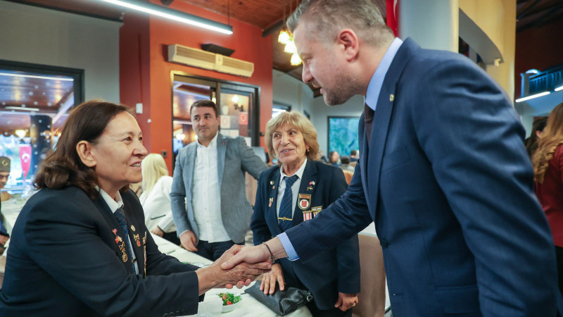 Buca’da tartışılan hediyelerin altından 