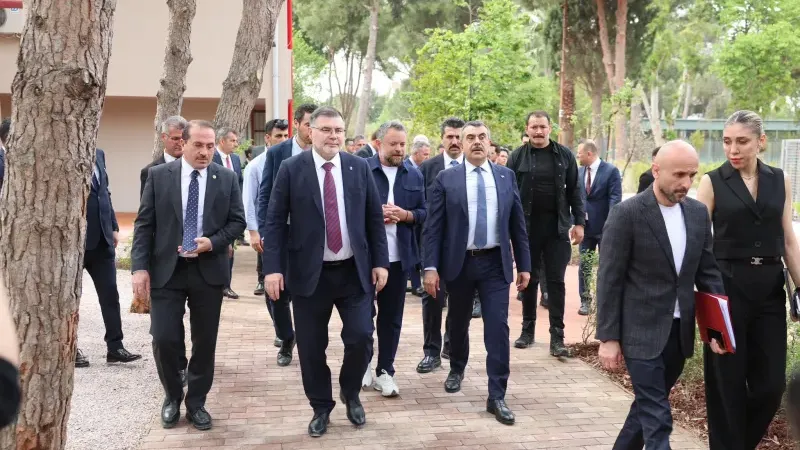 Bakan Tekin’den İzmir’de eğitim çıkartması: “Eğitim sadece okuldan İbrahim değil”
