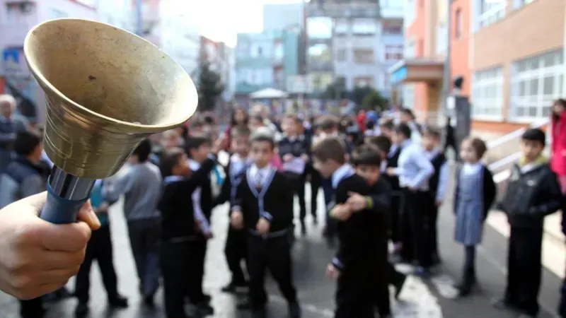 Öğrenci ve veliler dikkat! Ara tatil iddialarına hukuki nokta koyuldu