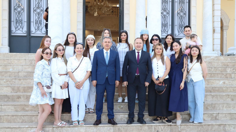 Kazakistan Abay Ulusal Pedagoji Üniversitesi heyeti İzmir'i ziyaret etti